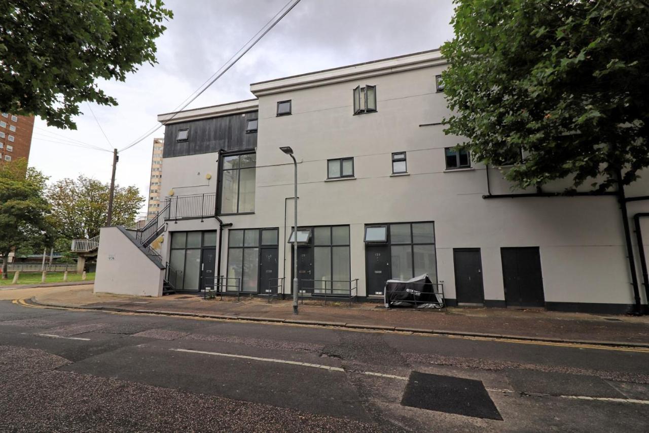 Urban Stylish Apartment - Southend Stays Exterior photo